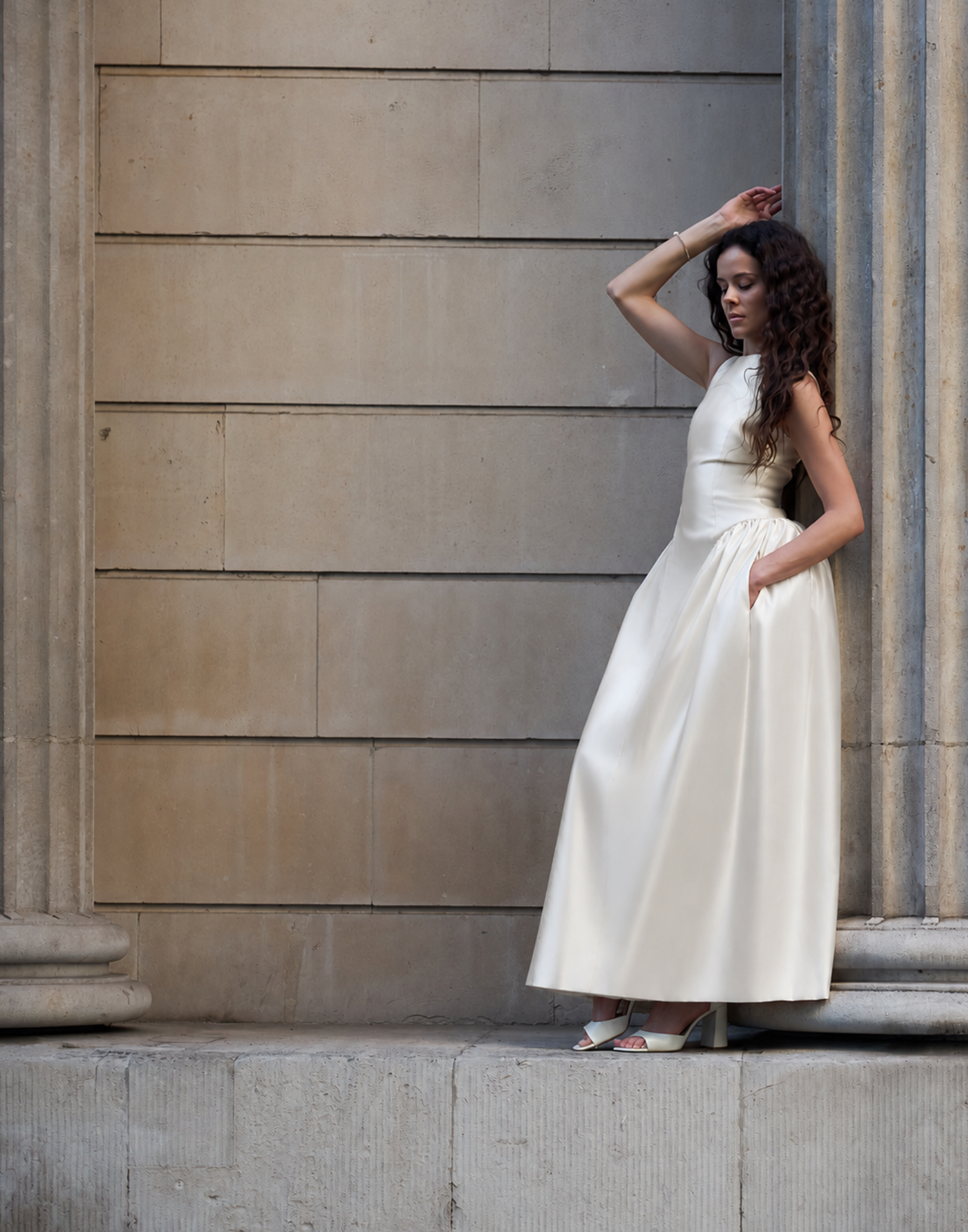 ELIANNA GOWN